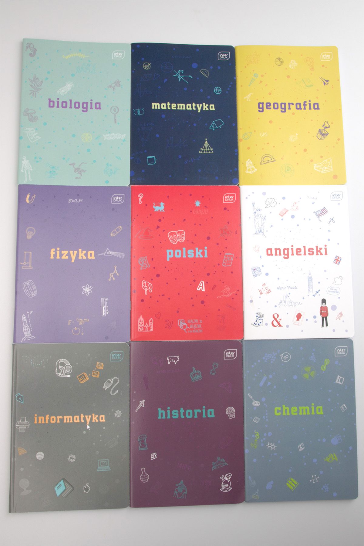A5個セット Komplet 8 Zeszytów Przedmiotowych ze Ściągą A5/60 Interdruk |