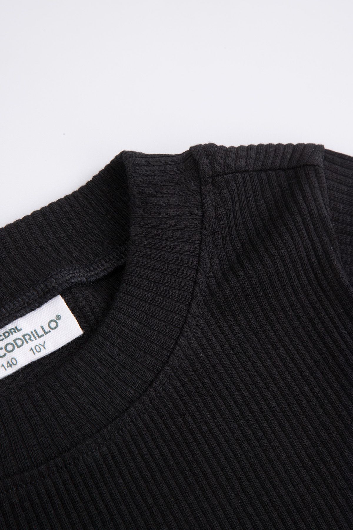 nkdです✩.*˚ Czarne wysokie sneakersy męskie zdobione monogramami AJAKS